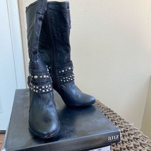 Ana zip boots